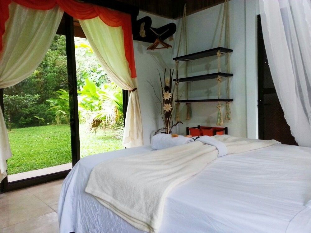 Hotel Catarata Rio Celeste Бихагуа Екстериор снимка