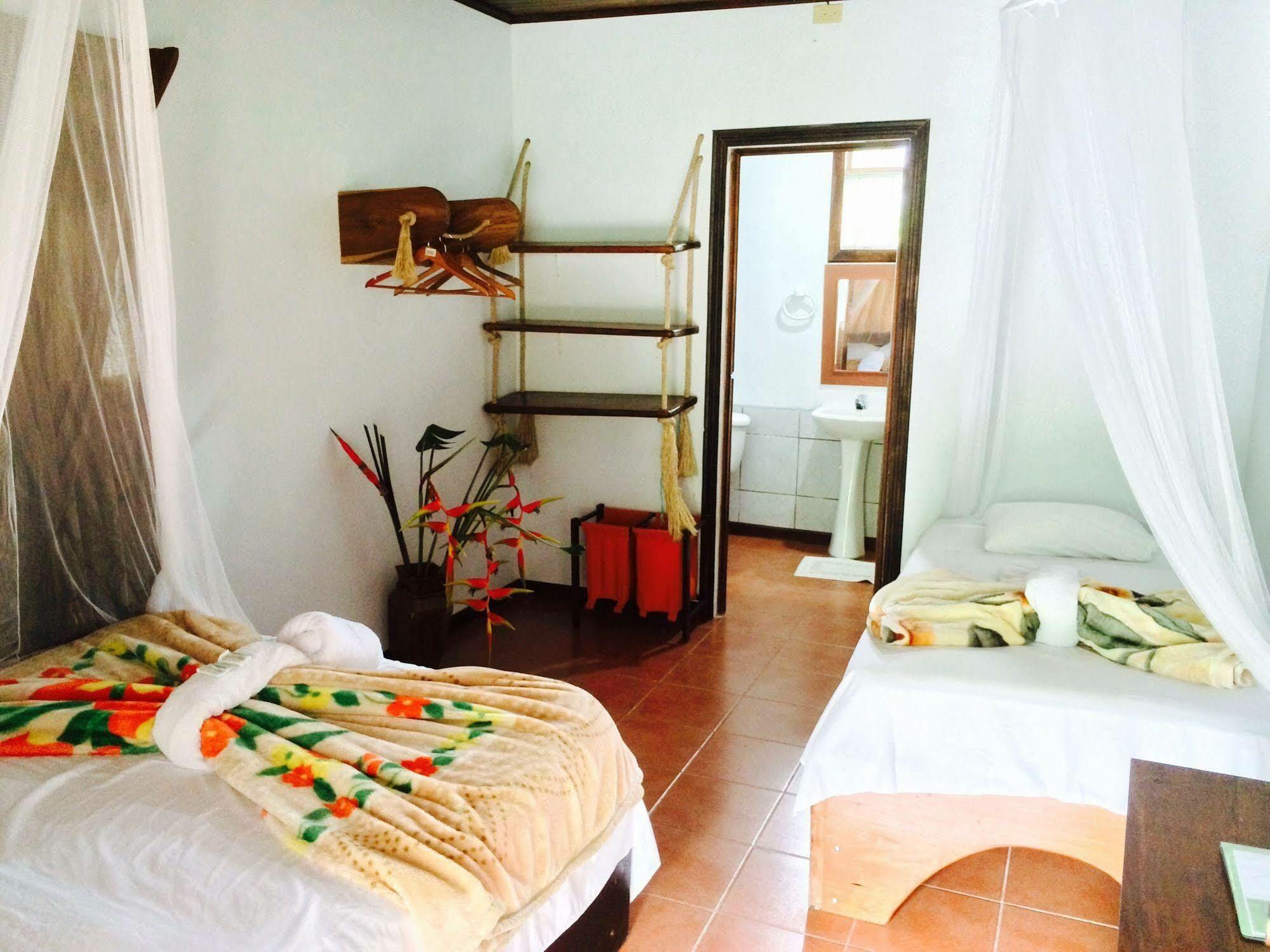 Hotel Catarata Rio Celeste Бихагуа Екстериор снимка